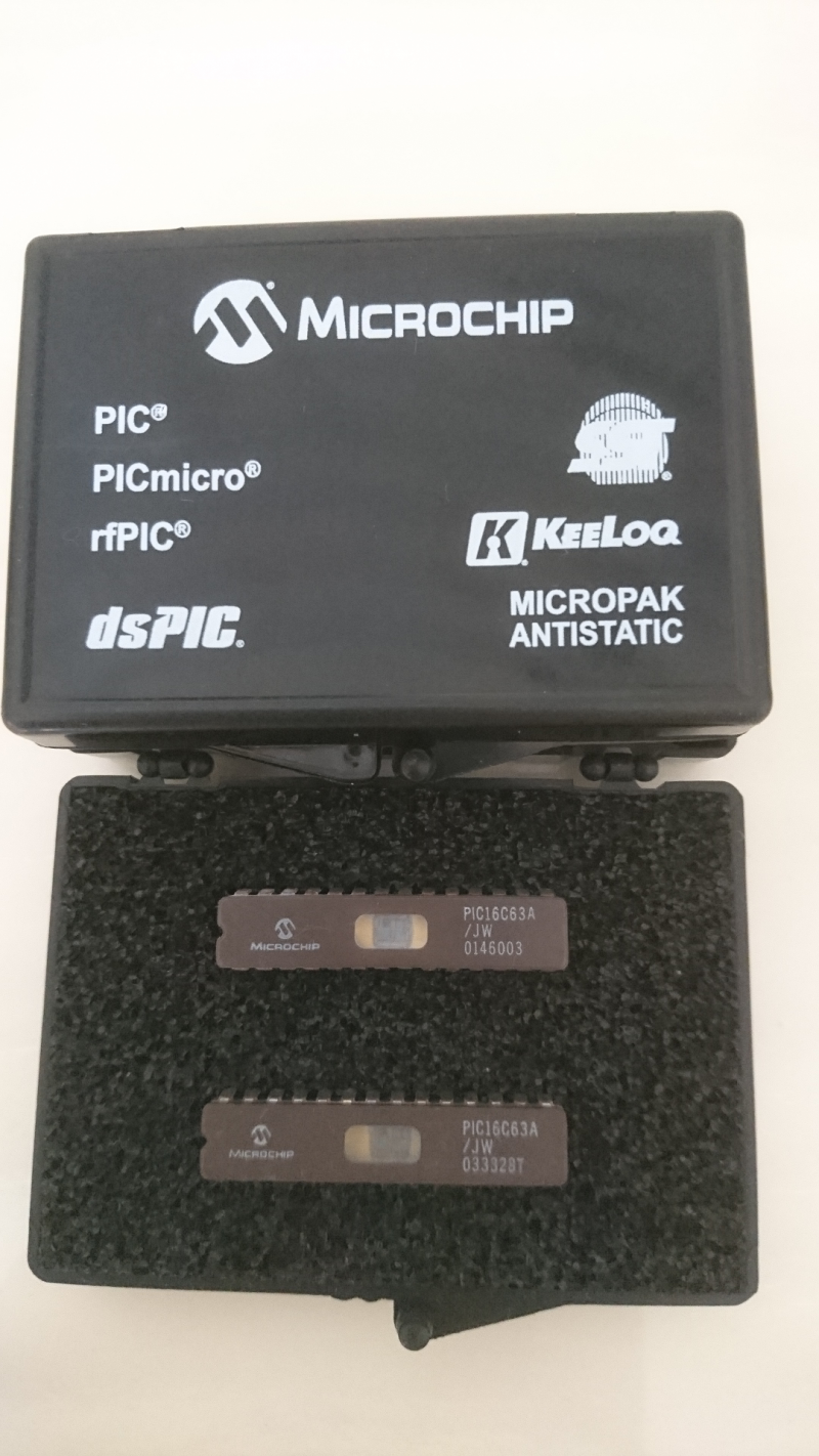Microchip PIC 16C63A